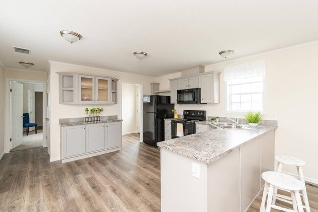 property at 9 Cozy Dr