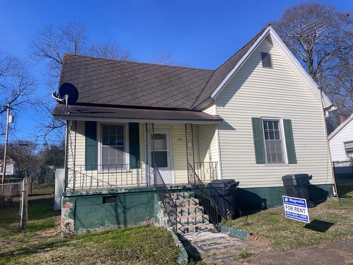 213 D St in Anderson, SC - Foto de edificio