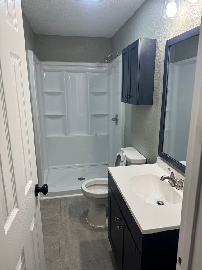 105 N Avenue D in Freeport, TX - Building Photo - Building Photo