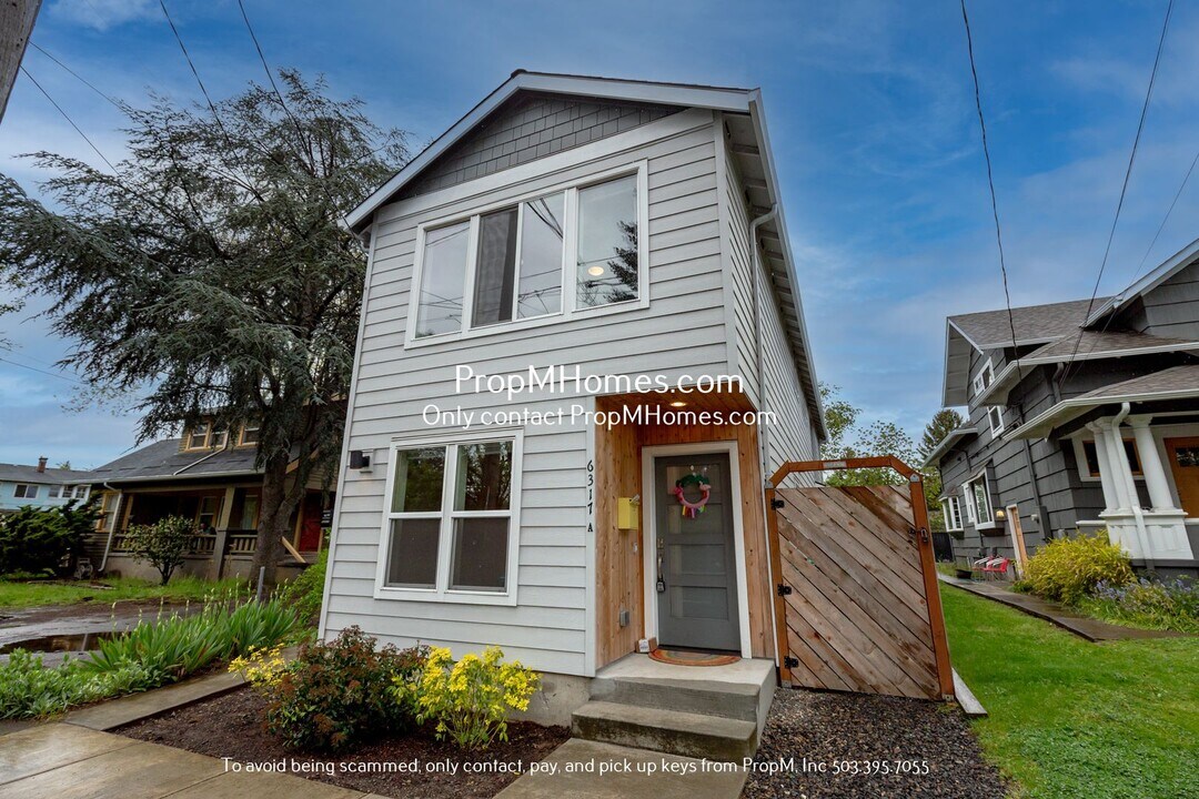 6317 SE 92nd Ave in Portland, OR - Building Photo