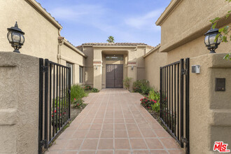 3516 Malibu Country Dr in Malibu, CA - Building Photo - Building Photo