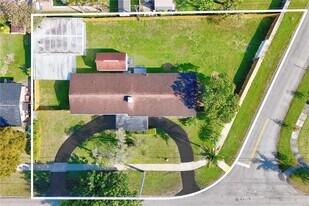 8501 SW 128th St in Miami, FL - Building Photo