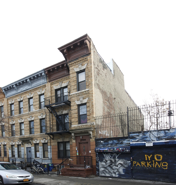 1398 Putnam Ave in Brooklyn, NY - Building Photo