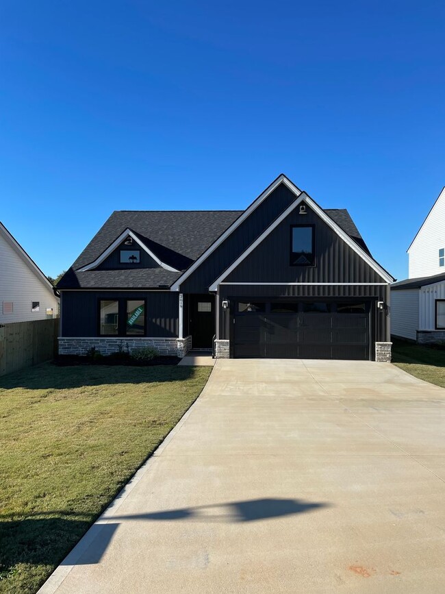 property at 2019 Meadow Glen Ct