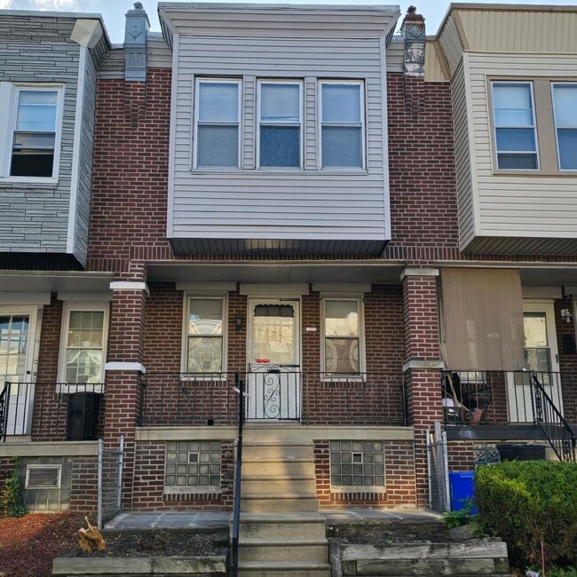 property at 2118 Kennedy St