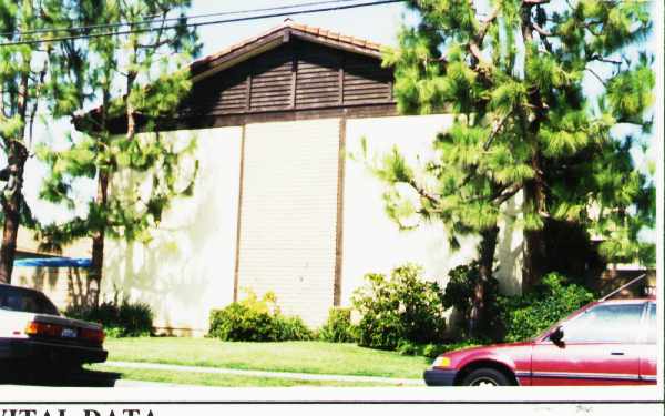 5762 Fullerton Ave in Buena Park, CA - Building Photo - Building Photo