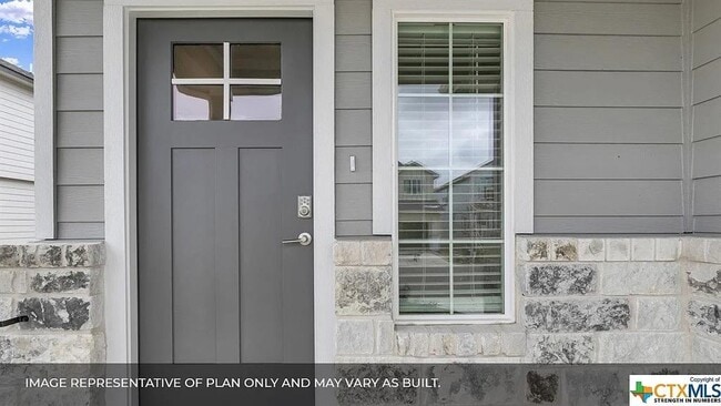 325 Fairfax Ave in San Marcos, TX - Building Photo - Building Photo