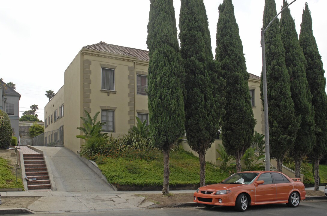 162 N Kenmore Ave in Los Angeles, CA - Foto de edificio