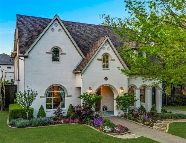 5527 McCommas Blvd in Dallas, TX - Building Photo