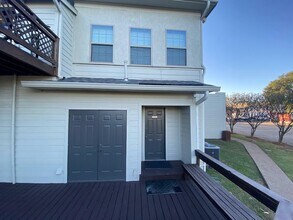 329 E Washington Ave in Navasota, TX - Building Photo - Building Photo