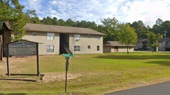 600 Vernon Trace Cir in Leesville, LA - Building Photo
