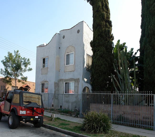 1032 Heliotrope Dr in Los Angeles, CA - Building Photo - Building Photo