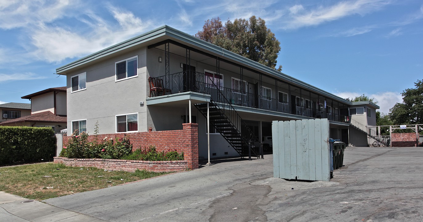 248 Roosevelt Ave in Redwood City, CA - Building Photo