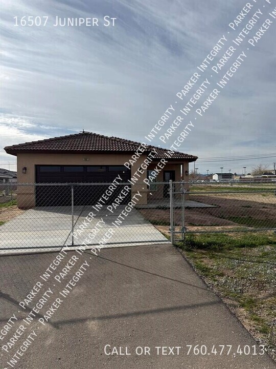 16507 Juniper St in Hesperia, CA - Building Photo