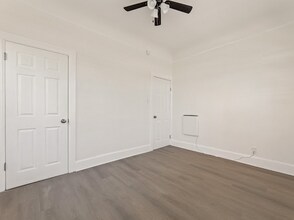 6250 S Van Ness Ave, Unit #1 in Los Angeles, CA - Foto de edificio - Building Photo