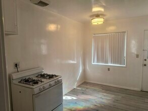 6820 Valmont St, Unit 1 in Tujunga, CA - Building Photo - Building Photo