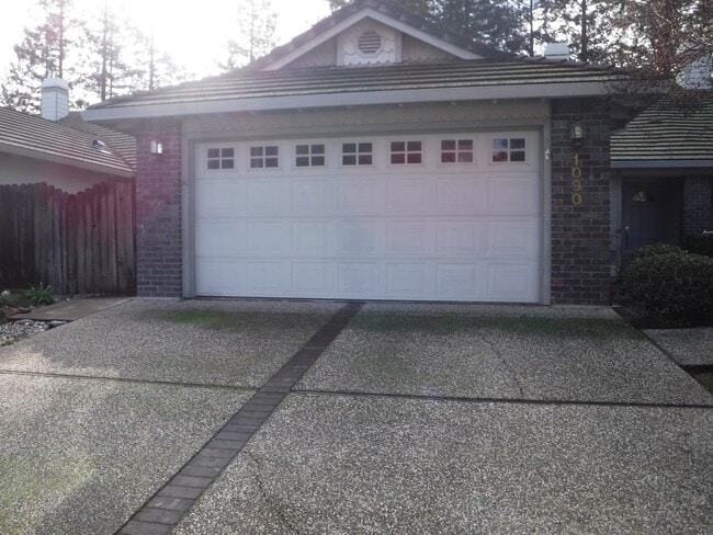 property at 1090 Gilliland Dr