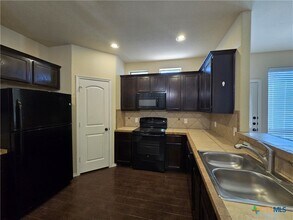 292 Rosalie Dr in New Braunfels, TX - Building Photo - Building Photo