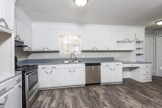 2104 Hillbeck Dr in Columbia, SC - Building Photo - Building Photo