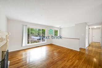 14502 Main St in Bellevue, WA - Building Photo - Building Photo