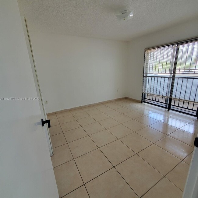 4101 Indian Creek Dr in Miami Beach, FL - Building Photo - Building Photo