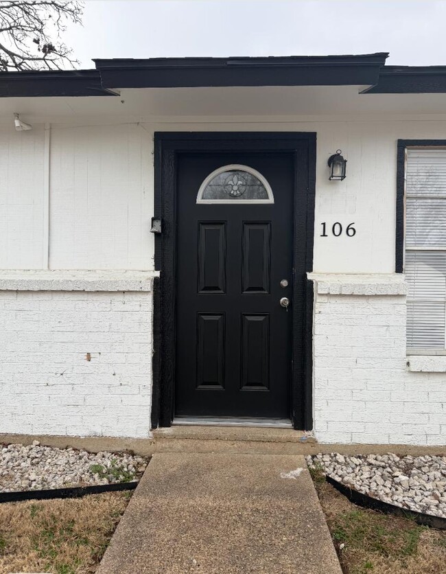 property at 2809 N Hwy 175