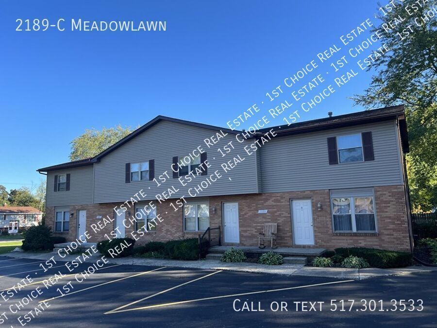 2189 Meadowlawn Dr in Holt, MI - Building Photo