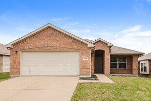 1008 Halifax Ln in Forney, TX - Building Photo