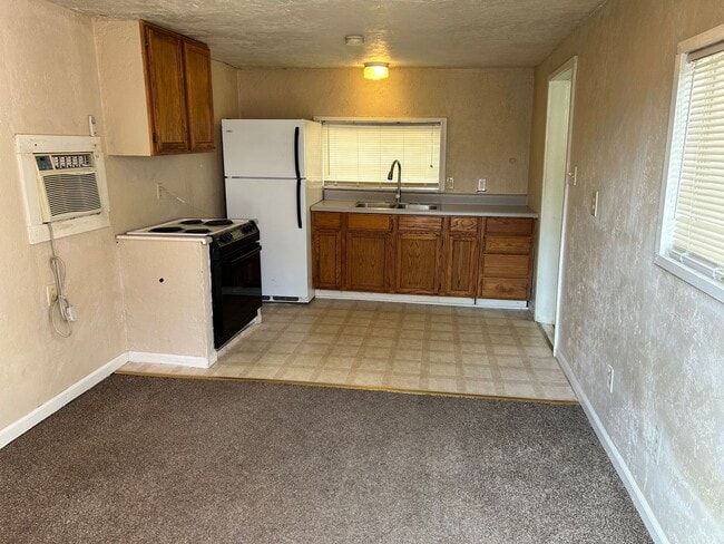 property at 312 W 2nd St