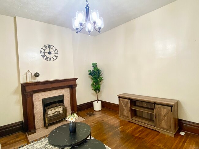 1374 Neil Ave in Columbus, OH - Foto de edificio - Building Photo