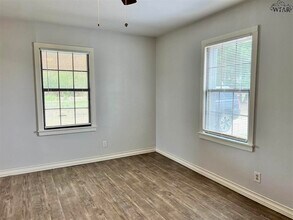 202 FM 367 in Iowa Park, TX - Building Photo - Building Photo