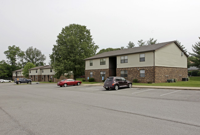 Sunset Village Apartments in Clarksville, TN - Building Photo - Building Photo