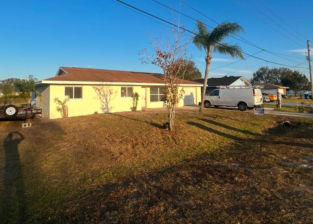 4916 Manatee Dr in Sebring, FL - Building Photo