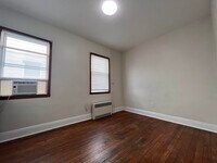 157 W 10th St photo'