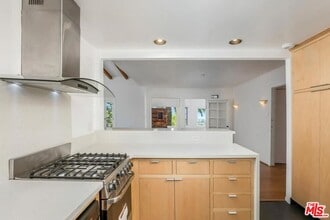 2431 N Gower St in Los Angeles, CA - Building Photo - Building Photo