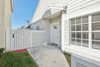 23091 Sunfield Dr in Boca Raton, FL - Building Photo - Building Photo