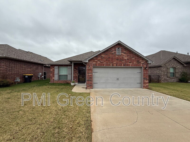 14153 S 270th E Ave in Coweta, OK - Building Photo