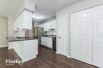 8930 Ridgepointe Ct in Indianapolis, IN - Building Photo - Building Photo