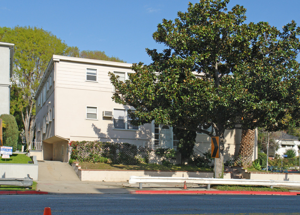 2040 S Beverly Glen Blvd in Los Angeles, CA - Building Photo