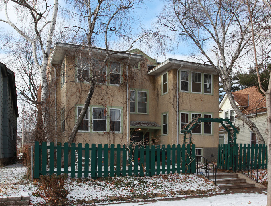 2828 28th Ave S in Minneapolis, MN - Building Photo