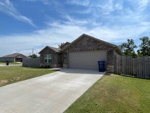 2506 E Fennec St in Siloam Springs, AR - Building Photo - Building Photo