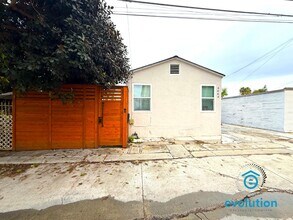 4064 Laverne Pl in San Diego, CA - Building Photo - Building Photo