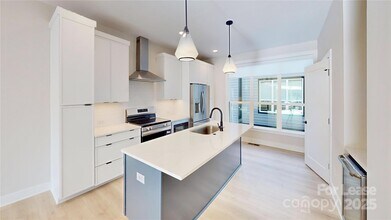 407 Devender Ln in Charlotte, NC - Building Photo - Building Photo