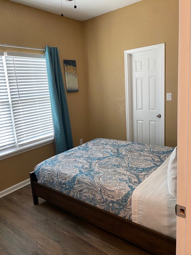422 Gulf, Unit 101 in San Antonio, TX - Building Photo - Building Photo