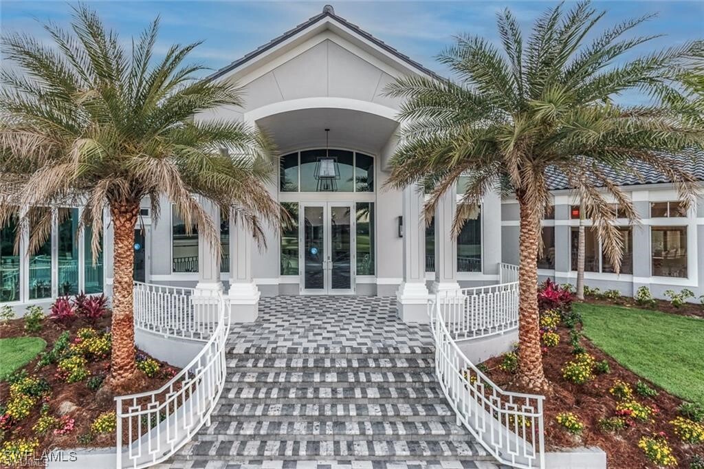11012 Mill Creek Way in Ft. Myers, FL - Foto de edificio