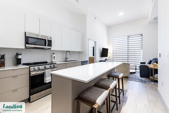 1155 NE 126th St, Unit 114 in North Miami, FL - Foto de edificio - Building Photo