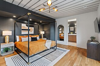 1011 12th Ave S-Unit -ID1312340P in Nashville, TN - Building Photo - Building Photo
