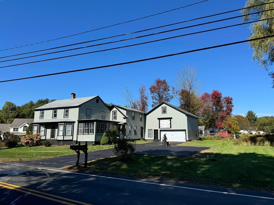 3 Clark Rd in Tilton, NH - Building Photo