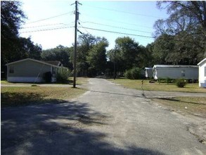 Ravenel Mobile Home Park in Ravenel, SC - Building Photo - Building Photo