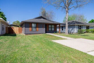 11915 Greenmesa Dr in Houston, TX - Building Photo - Building Photo